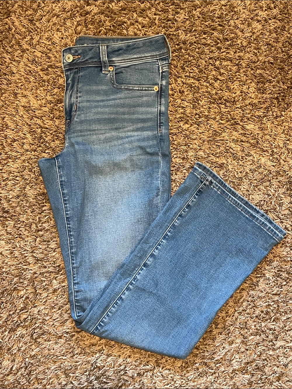 American Eagle Next Level Low-Rise Kick Bootcut Jeans 8 Short